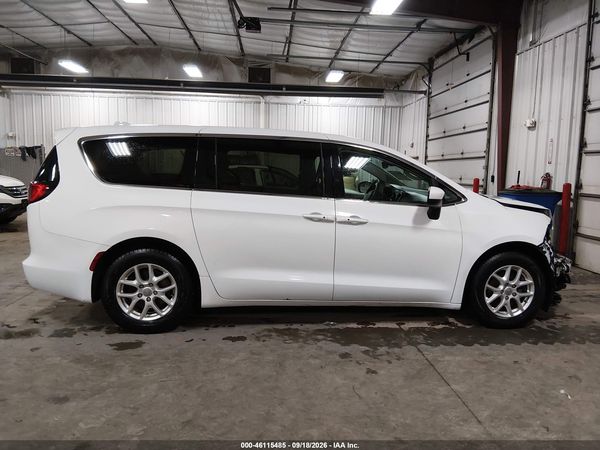 2017 CHRYSLER PACIFICA TOURING — I116