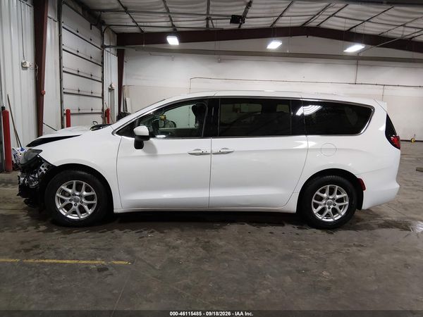 2017 CHRYSLER PACIFICA TOURING — I117