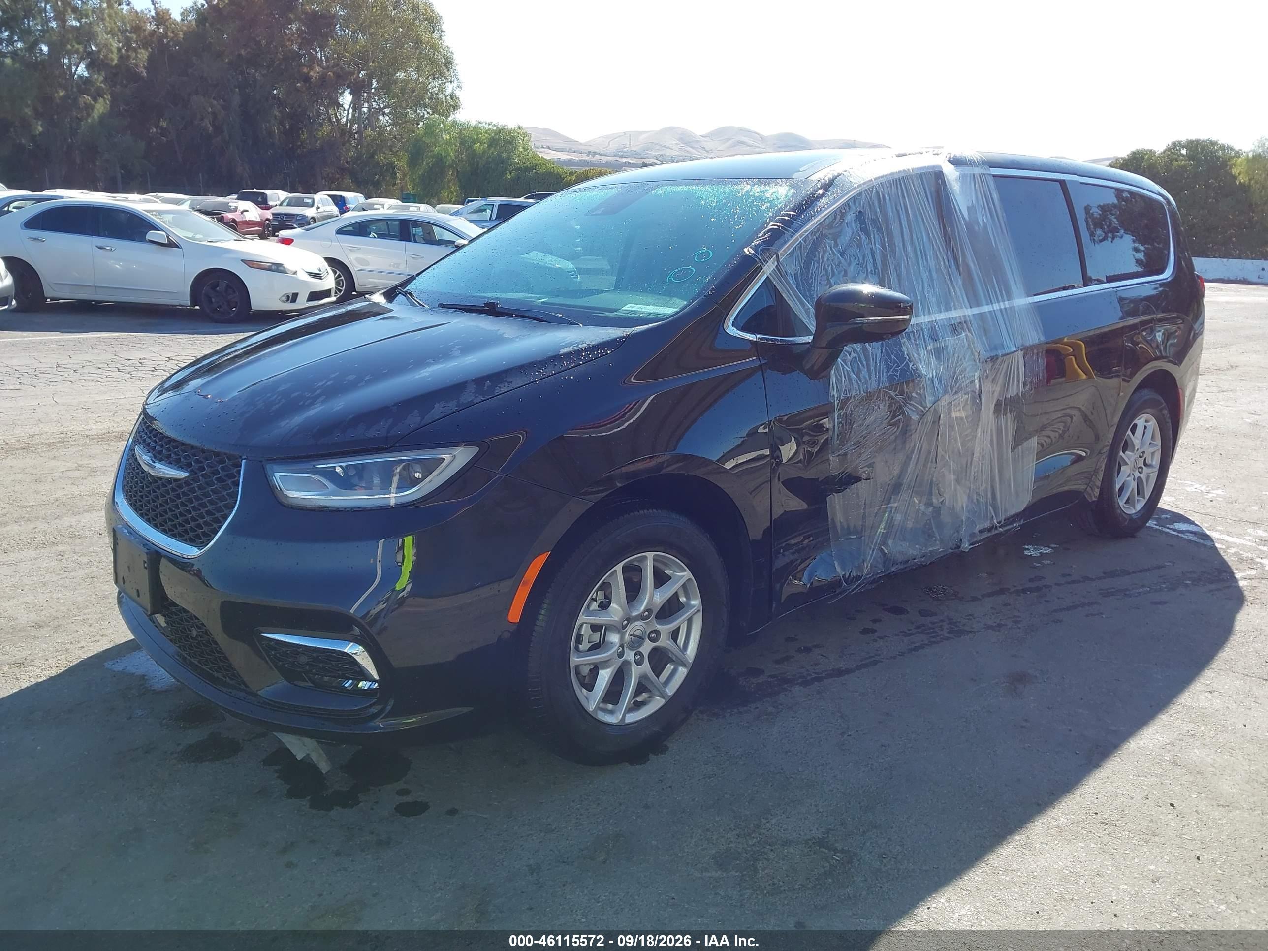 2024 CHRYSLER PACIFICA TOURING L — I2
