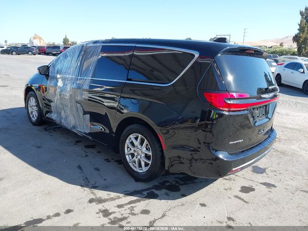 2024 CHRYSLER PACIFICA TOURING L — I3