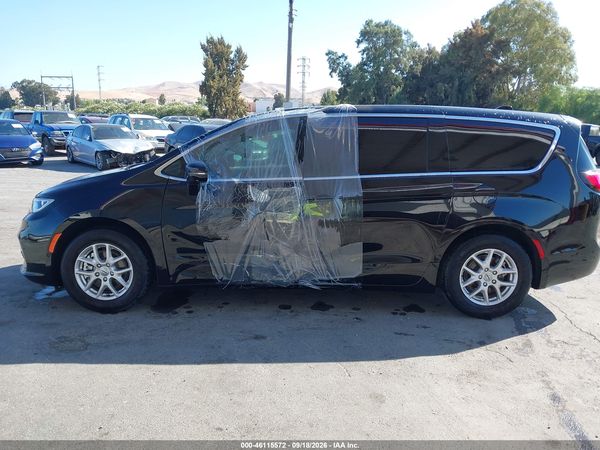 2024 CHRYSLER PACIFICA TOURING L — I117