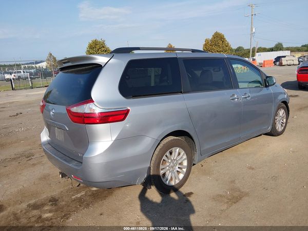 2015 TOYOTA SIENNA XLE 8 PASSENGER — I4