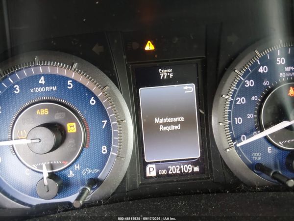 2015 TOYOTA SIENNA XLE 8 PASSENGER — I7