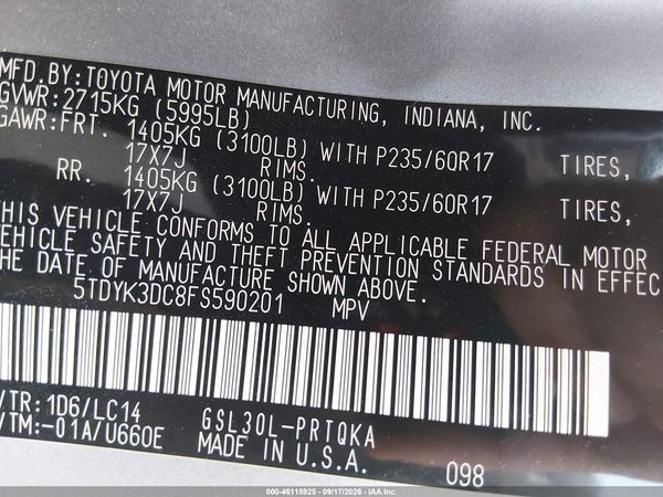 2015 TOYOTA SIENNA XLE 8 PASSENGER — I9