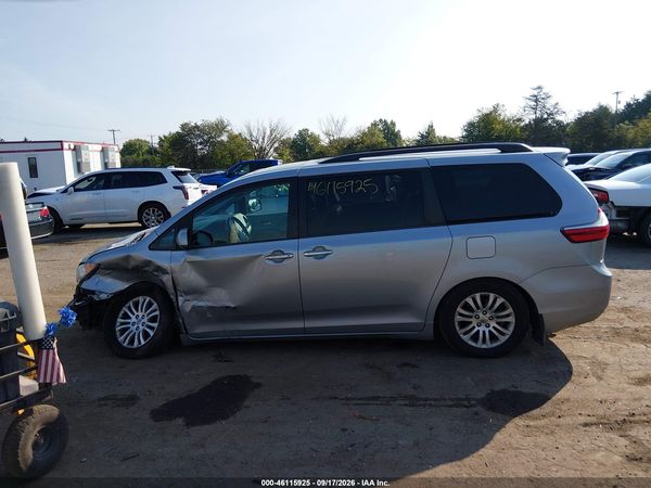 2015 TOYOTA SIENNA XLE 8 PASSENGER — I117