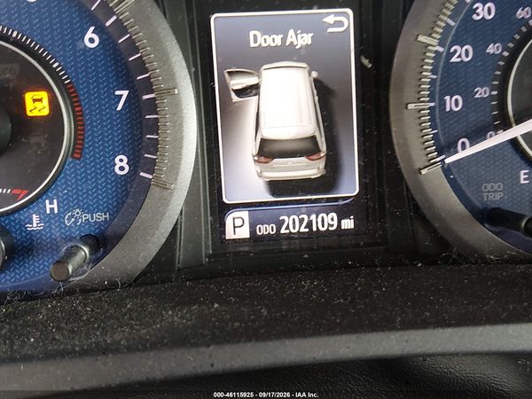 2015 TOYOTA SIENNA XLE 8 PASSENGER — I118