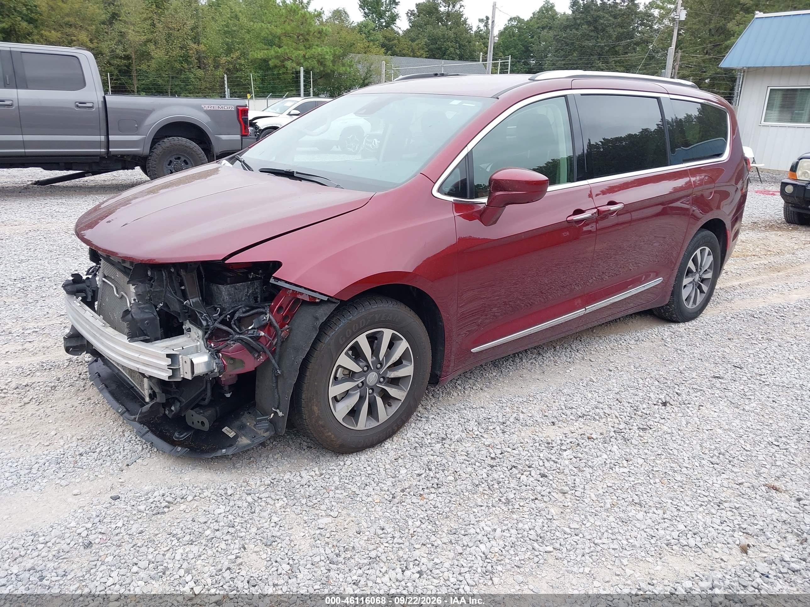 2020 CHRYSLER PACIFICA TOURING L PLUS — I2