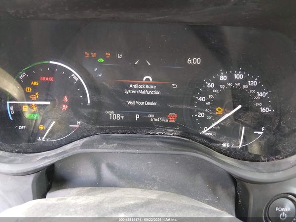 2025 TOYOTA SIENNA XLE — I7