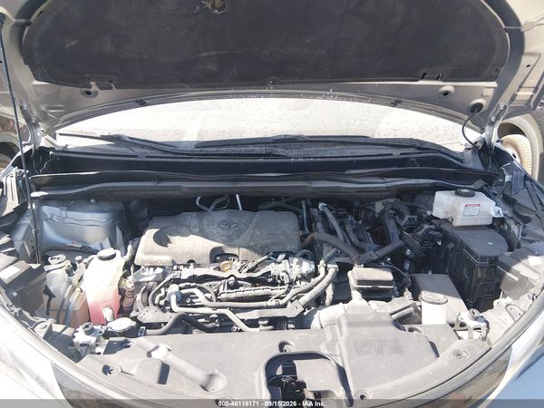 2025 TOYOTA SIENNA XLE — I10