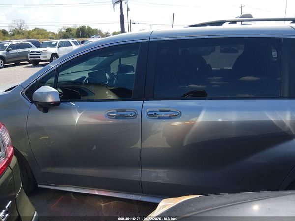 2025 TOYOTA SIENNA XLE — I117