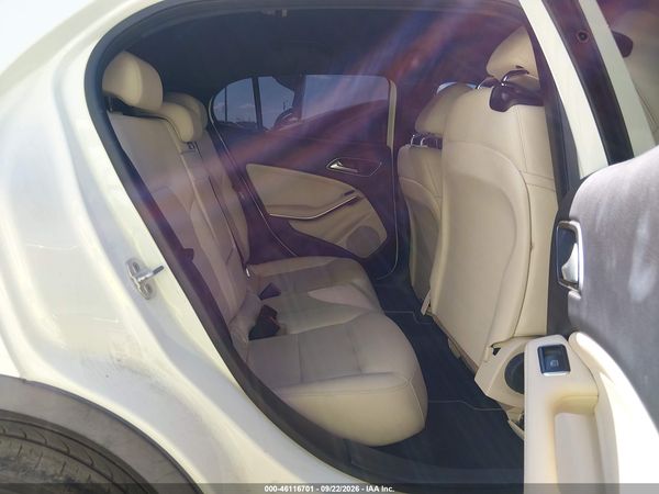 2016 MERCEDES-BENZ GLA 250 GLA250 — I8