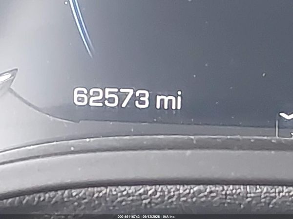 2018 CADILLAC ESCALADE ESV PREMIUM LUXURY — I118