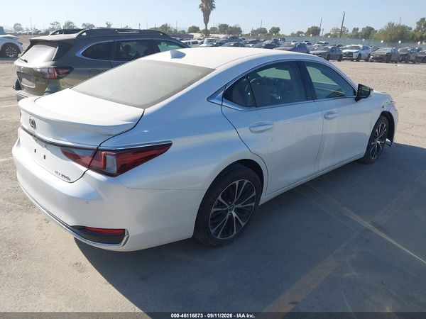 2025 LEXUS ES 300H — I4