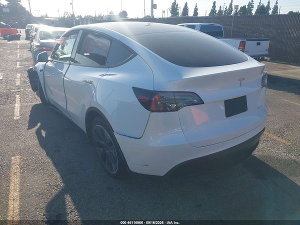 2024 TESLA MODEL Y — I3