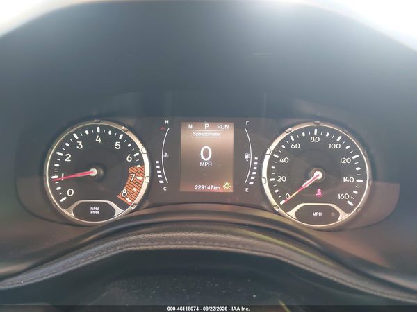 2019 JEEP RENEGADE LATITUDE 4X4 — I7