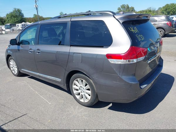 2014 TOYOTA SIENNA LIMITED V6 7 PASSENGER — I3