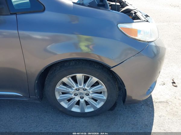 2014 TOYOTA SIENNA LIMITED V6 7 PASSENGER — I6