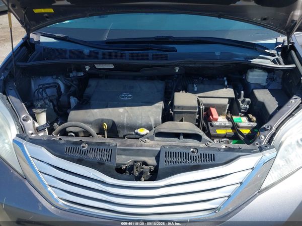 2014 TOYOTA SIENNA LIMITED V6 7 PASSENGER — I10