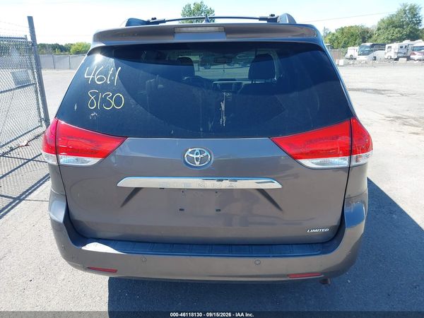 2014 TOYOTA SIENNA LIMITED V6 7 PASSENGER — I119