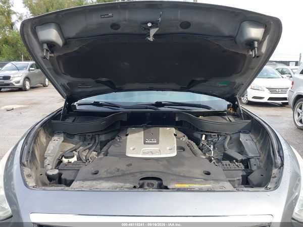 2016 INFINITI QX70 — I10