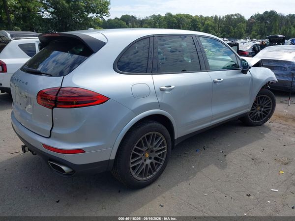 2017 PORSCHE CAYENNE PLATINUM EDITION — I4