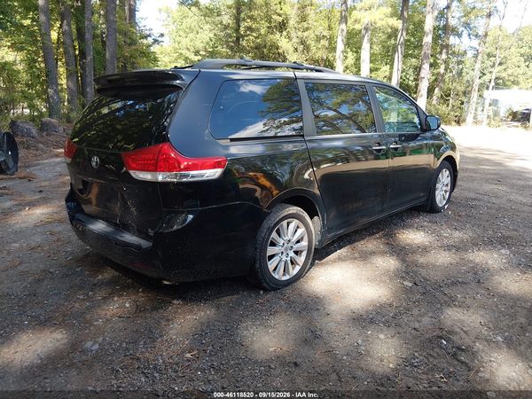 2014 TOYOTA SIENNA