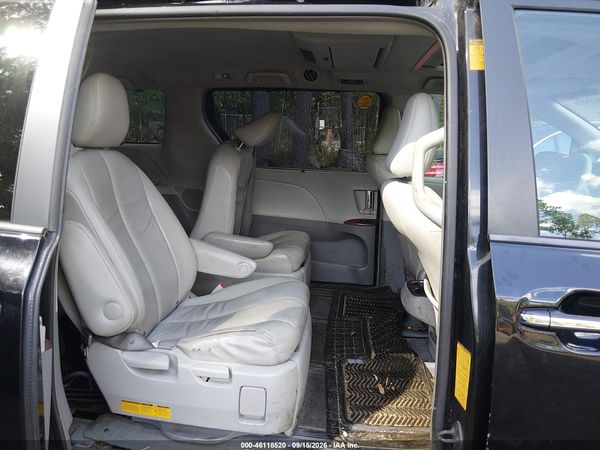 2014 TOYOTA SIENNA XLE 7 PASSENGER