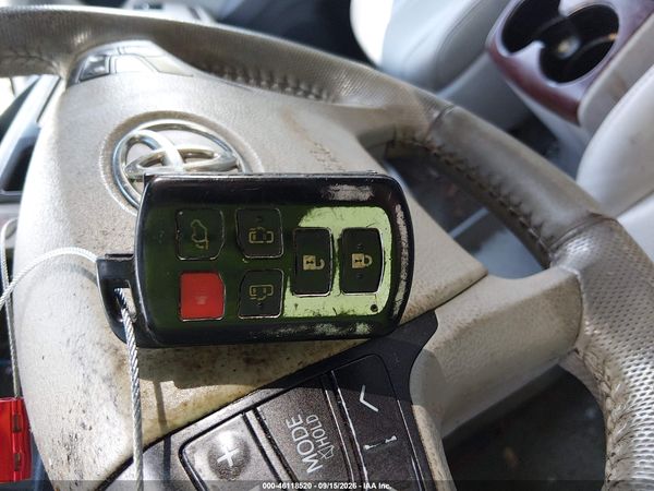2014 TOYOTA SIENNA XLE 7 PASSENGER