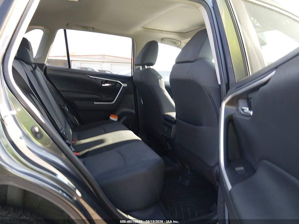 2021 TOYOTA RAV4 XLE — I8