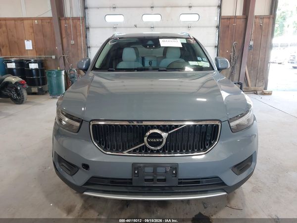 2020 VOLVO XC40 T5 MOMENTUM — I115