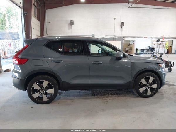 2020 VOLVO XC40 T5 MOMENTUM — I116