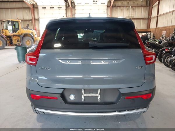 2020 VOLVO XC40 T5 MOMENTUM — I119