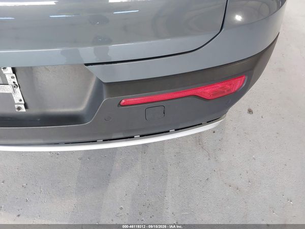 2020 VOLVO XC40 T5 MOMENTUM — I154