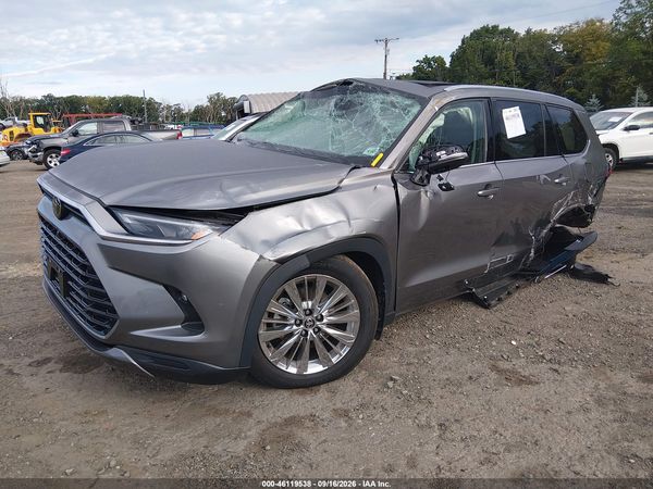 2025 TOYOTA GRAND HIGHLANDER PLATINUM — I2