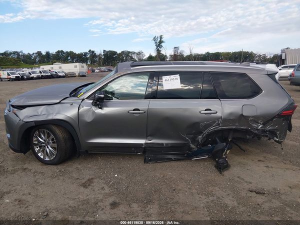 2025 TOYOTA GRAND HIGHLANDER PLATINUM — I117