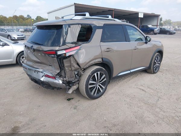 2023 NISSAN PATHFINDER PLATINUM FWD — I4
