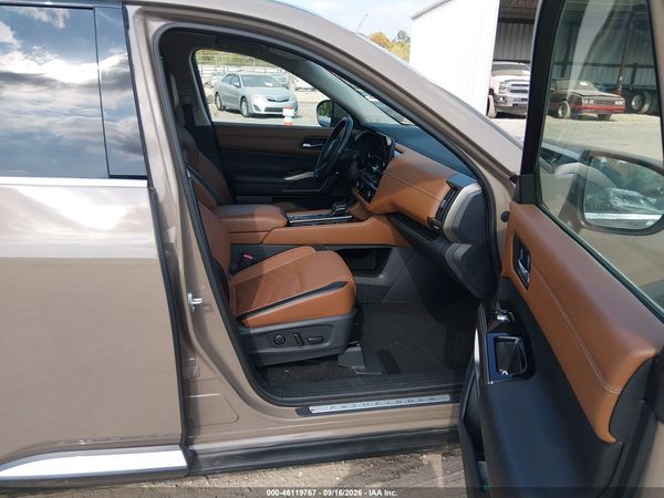 2023 NISSAN PATHFINDER PLATINUM FWD — I5
