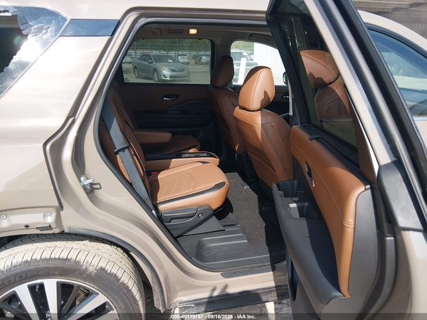 2023 NISSAN PATHFINDER PLATINUM FWD — I8
