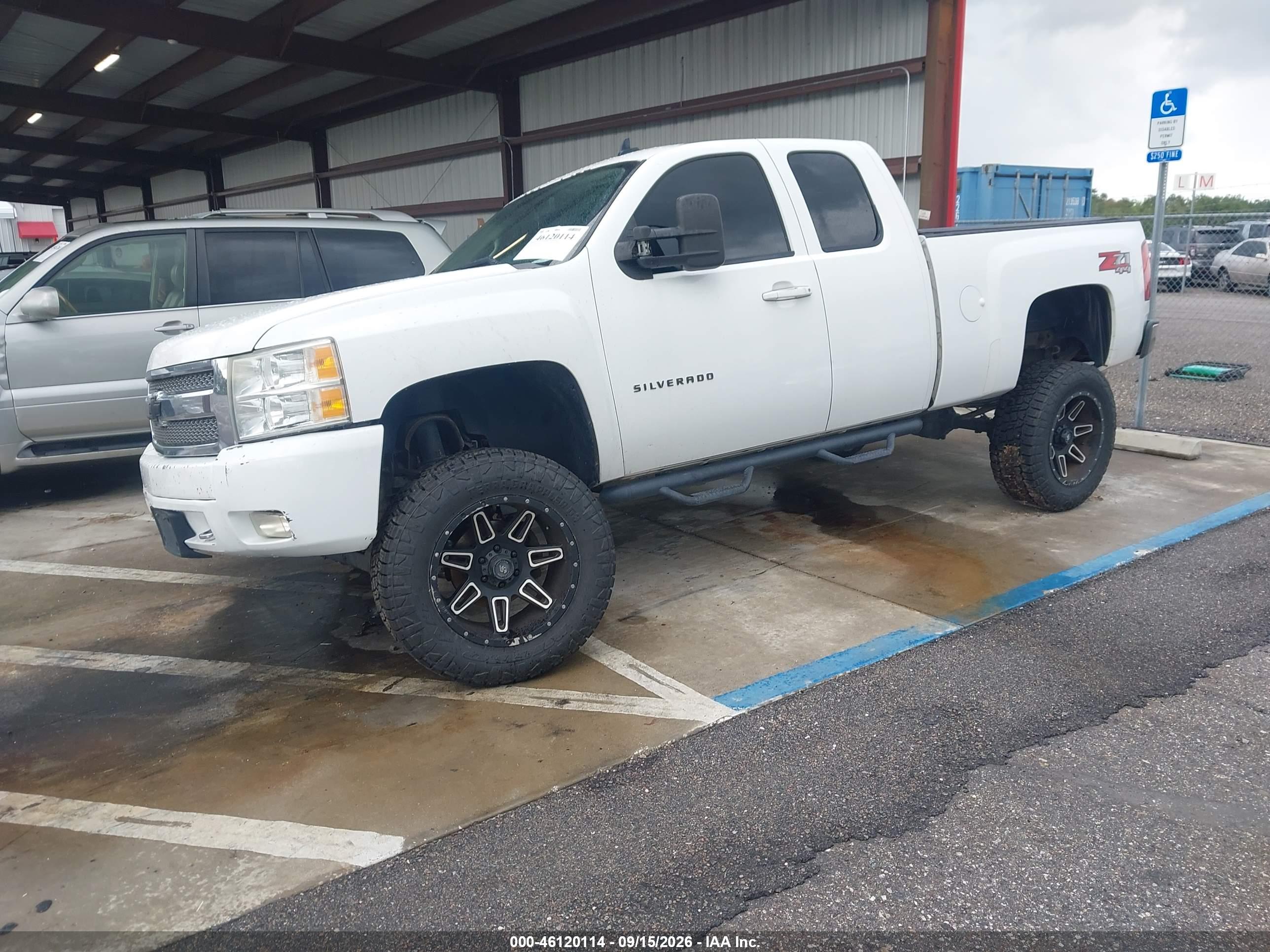 2013 CHEVROLET SILVERADO 1500 LT — I2