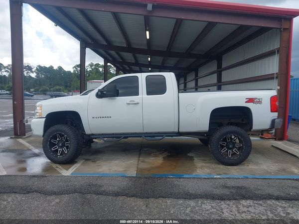 2013 CHEVROLET SILVERADO 1500 LT — I117