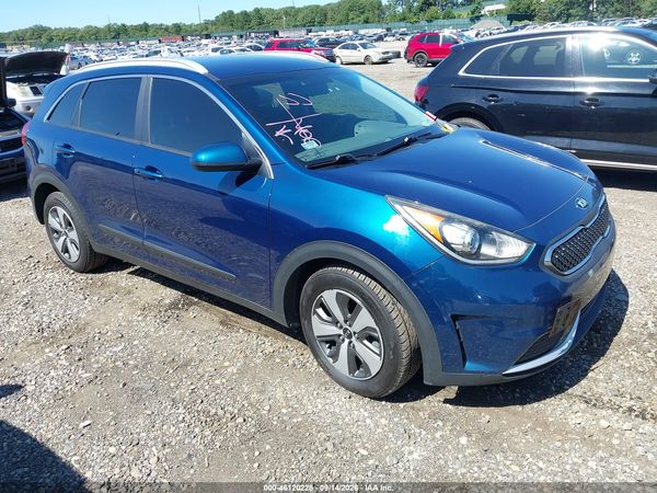2017 KIA NIRO LX