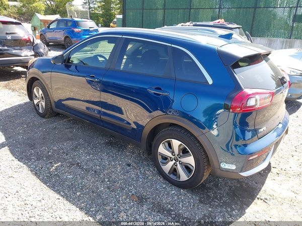 2017 KIA NIRO LX