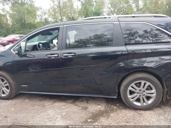 2021 TOYOTA SIENNA PLATINUM — I117