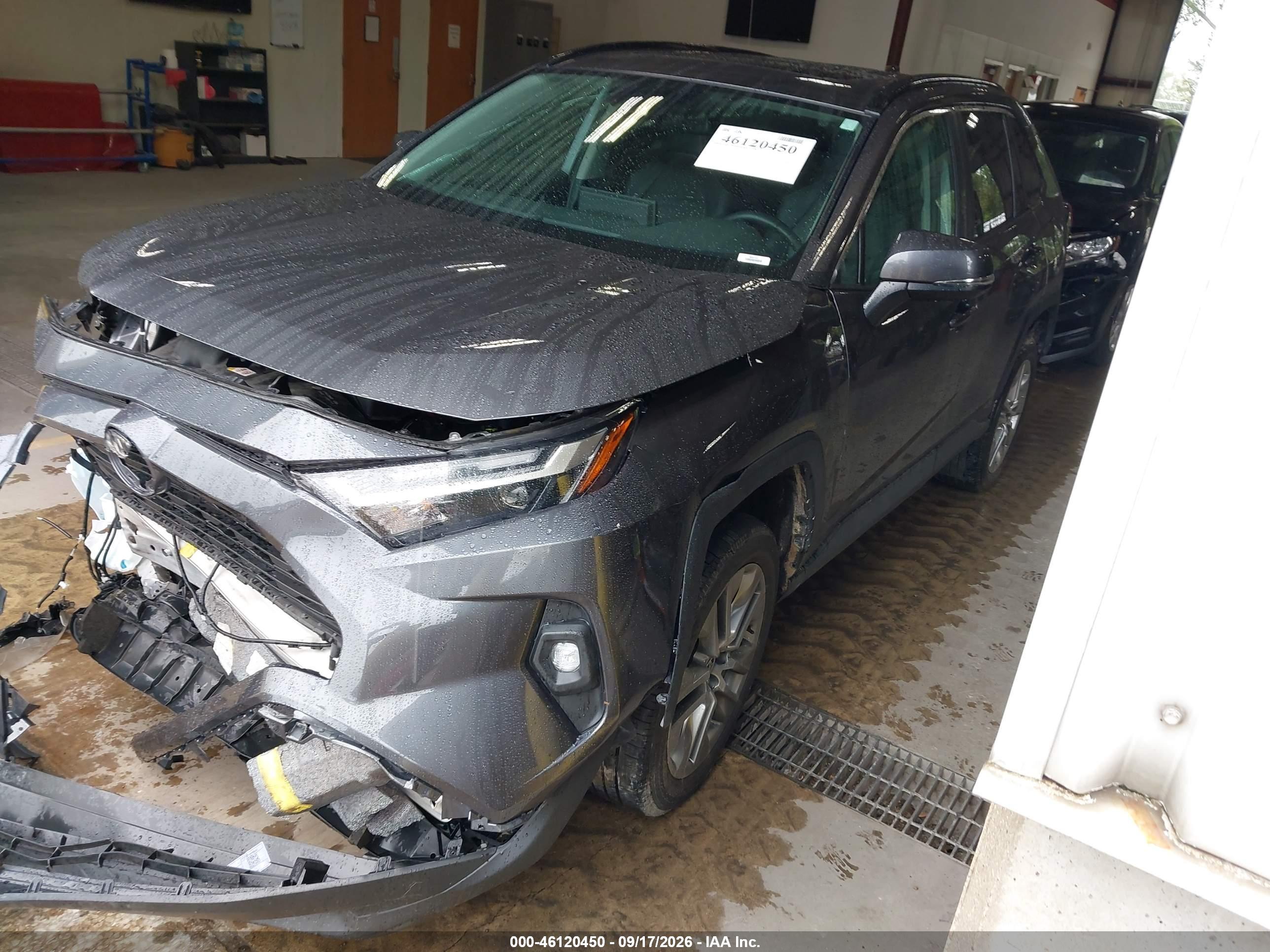 2022 TOYOTA RAV4 XLE PREMIUM — I2