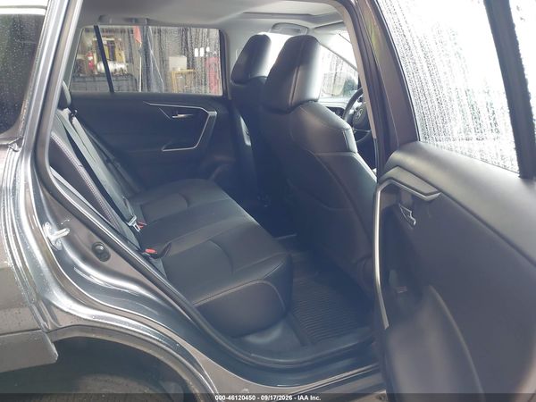 2022 TOYOTA RAV4 XLE PREMIUM — I8