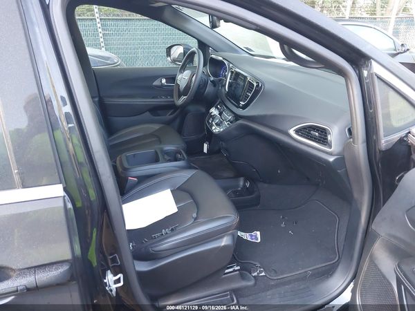 2026 CHRYSLER PACIFICA SELECT — I5