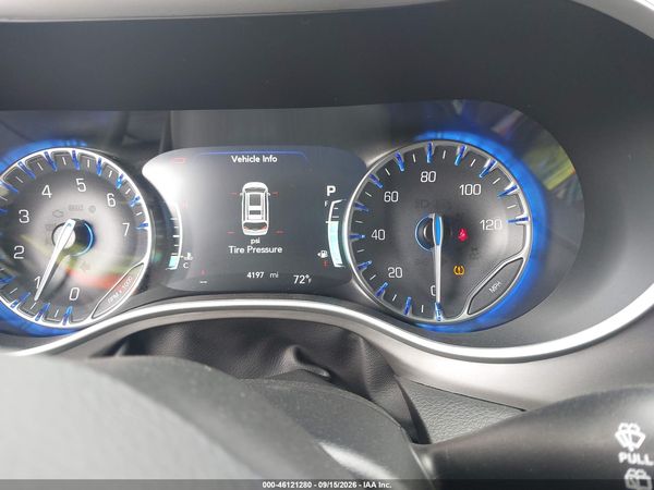 2027 CHRYSLER PACIFICA Limited — I7