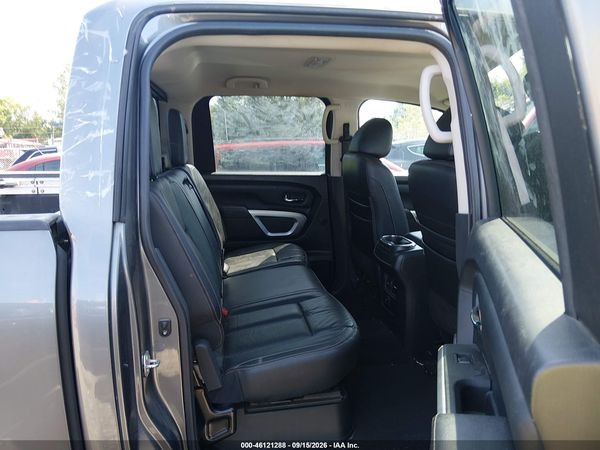 2018 NISSAN TITAN SL — I8