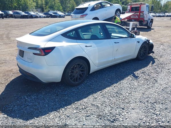 2024 TESLA MODEL 3 — I4