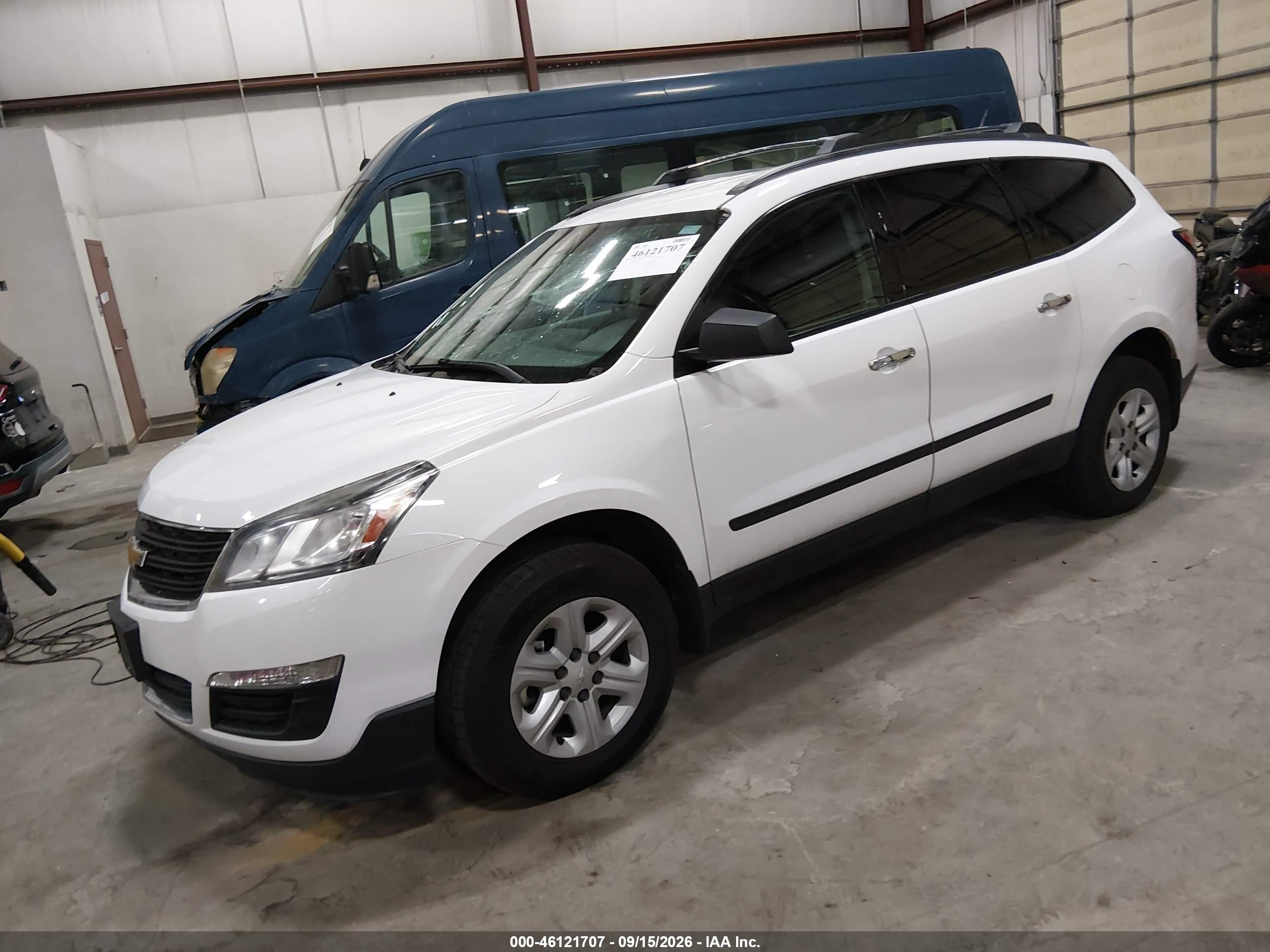 2017 CHEVROLET TRAVERSE LS — I2